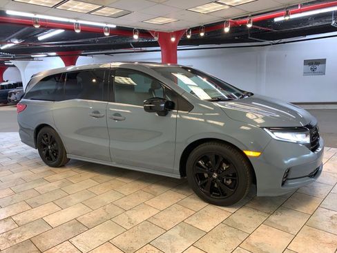 Used 2023 Honda Odyssey Sport image 10