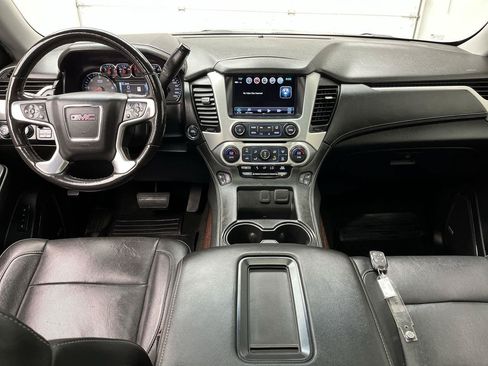 Used 2018 GMC Yukon XL SLT w/ Open Road Package AWD/4WD image 4