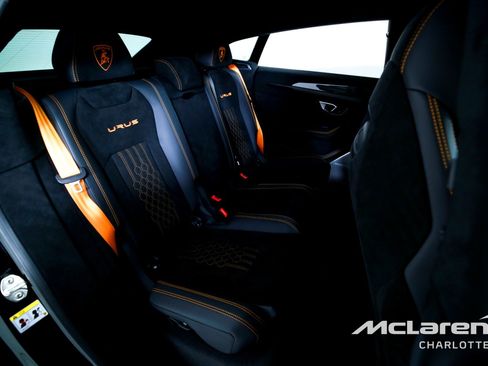 Used 2023 Lamborghini Urus Performante AWD/4WD image 23