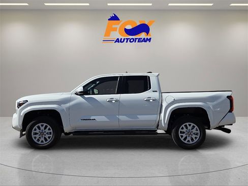New 2025 Toyota Tacoma SR5 image 2