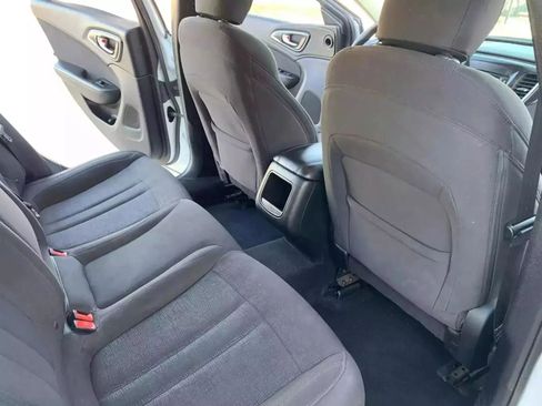 Used 2015 Chrysler 200 Limited image 17