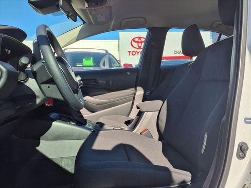 Used 2025 Toyota Corolla LE image 6