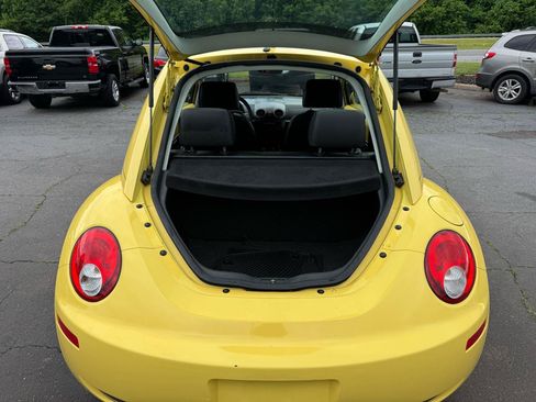 Used 2007 Volkswagen Beetle Coupe w/ Package 1 FWD image 18
