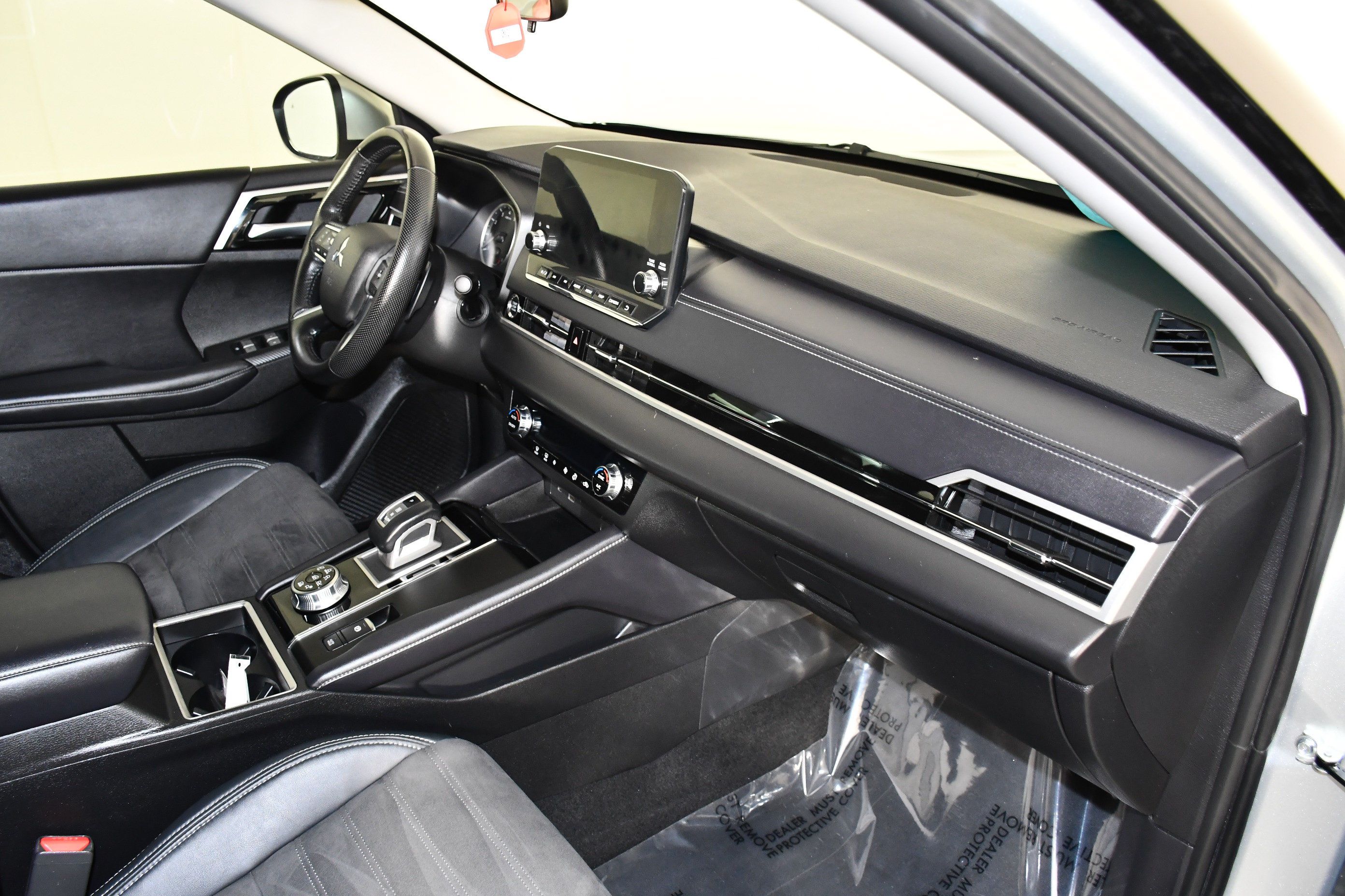 Used 2023 Mitsubishi Outlander SE AWD/4WD image 38