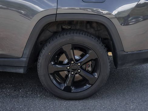 Used 2023 Jeep Grand Cherokee L Laredo AWD/4WD image 16