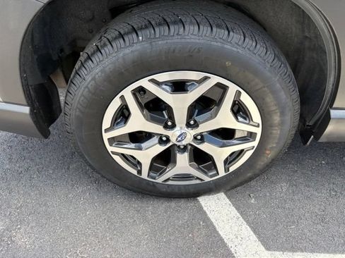 Used 2019 Subaru Forester Premium AWD/4WD image 10