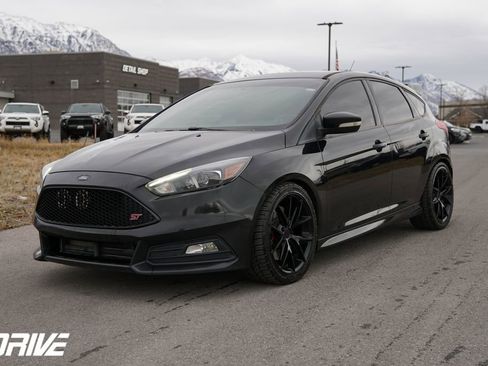 Used 2018 Ford Focus ST w/ Equipment Group 401A image 6