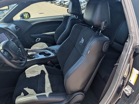 Used 2022 Dodge Challenger R/T Scat Pack RWD image 19