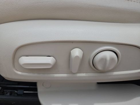 Used 2024 Buick Enclave Essence w/ Experience Buick Package FWD image 18