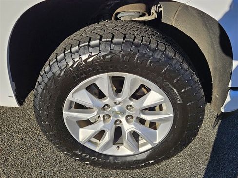 Used 2020 Chevrolet Silverado 1500 Custom w/ Custom Value Package image 15