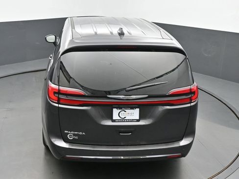 Used 2023 Chrysler Pacifica Touring-L FWD image 40