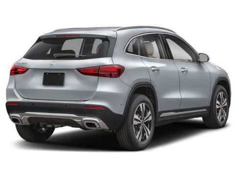 Used 2026 Mercedes-Benz GLA 250 4MATIC image 2