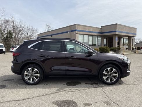 Certified 2023 Ford Escape Platinum image 4