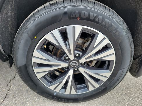 Used 2023 Nissan Rogue SV w/ SV Premium B Package FWD image 29