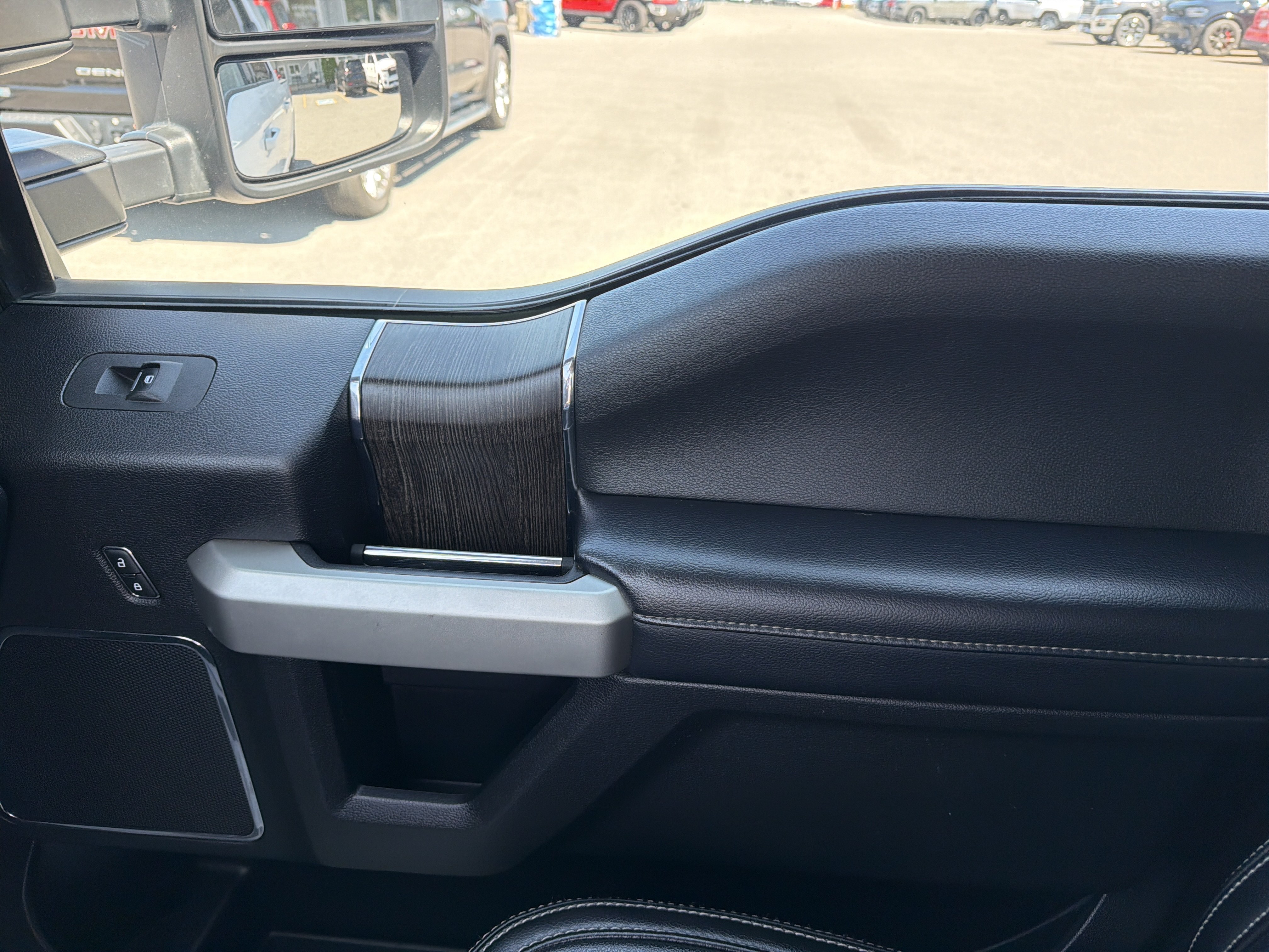 Used 2021 Ford F250 Lariat w/ Lariat Value Package AWD/4WD image 26