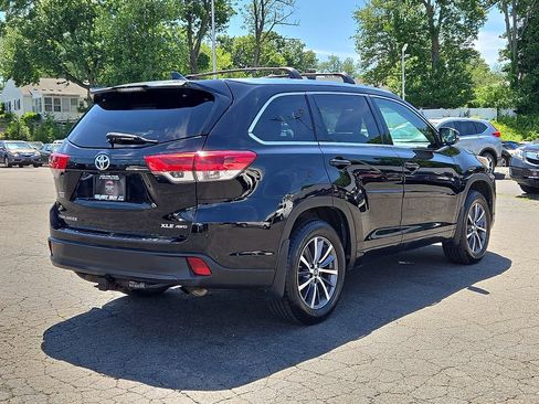 Used 2017 Toyota Highlander XLE w/ Protection Package #3 AWD/4WD image 5