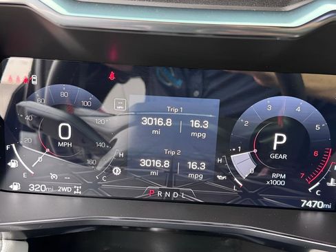 Used 2024 GMC Canyon AT4X image 8