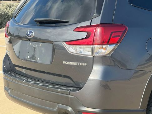 Used 2021 Subaru Forester Premium image 15