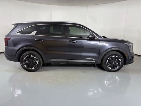 New 2026 Kia Sorento S w/ S Panoramic Sunroof Package image 9