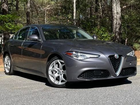 Used 2019 Alfa Romeo Giulia Ti AWD/4WD image 9