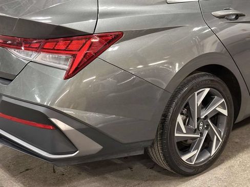 Used 2025 Hyundai Elantra SEL FWD image 13