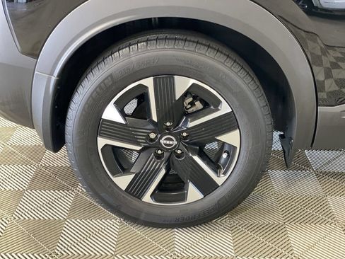 Used 2025 Nissan Kicks SV w/ SV Premium Package AWD/4WD image 37