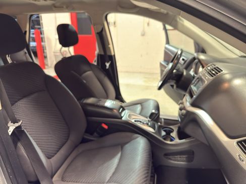 Used 2018 Dodge Journey SE w/ Popular Equipment Group FWD image 22