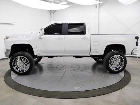 Used 2020 Chevrolet Silverado 2500 LT w/ All Star Edition image 4