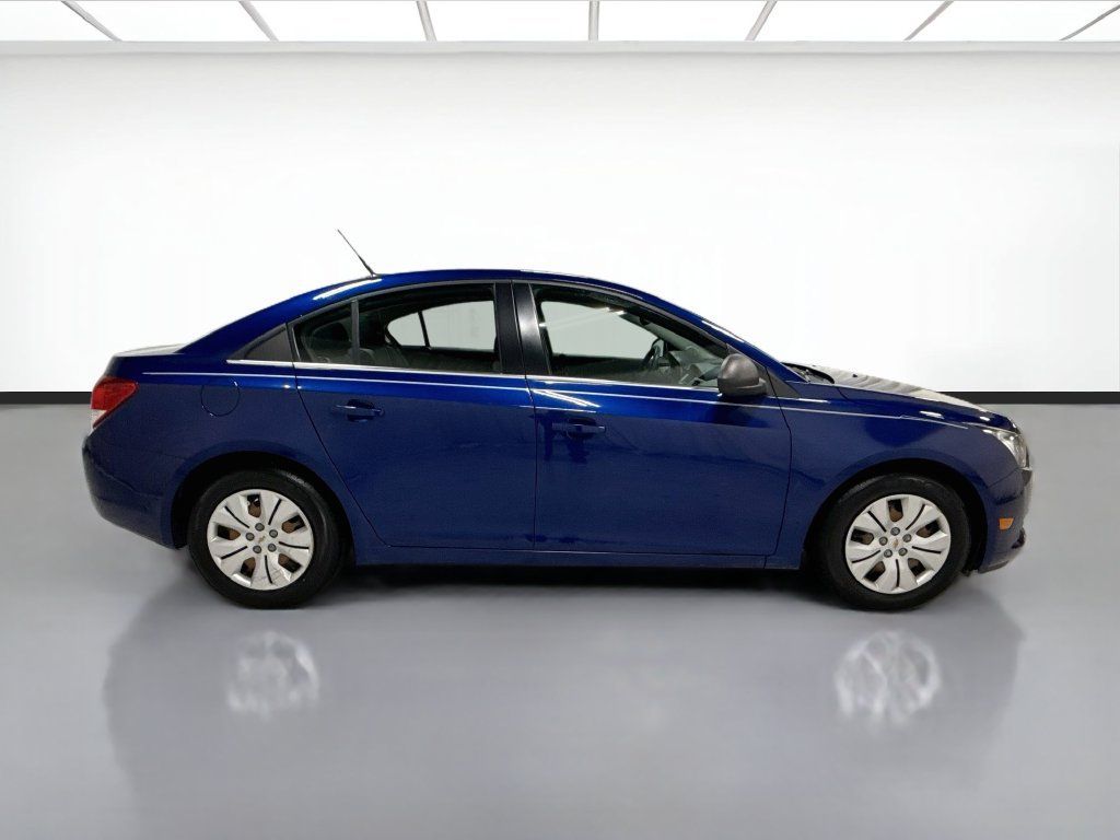 Used 2012 Chevrolet Cruze LS w/ Connectivity Package FWD image 5