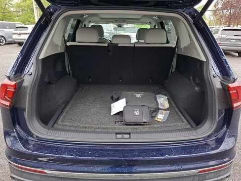 Used 2022 Volkswagen Tiguan SE AWD/4WD image 29