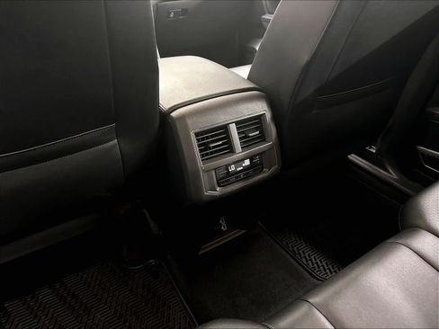 Used 2019 Volkswagen Atlas SE w/ Towing Package FWD image 13