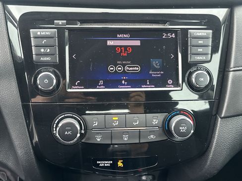 Used 2018 Nissan Rogue S AWD/4WD image 44