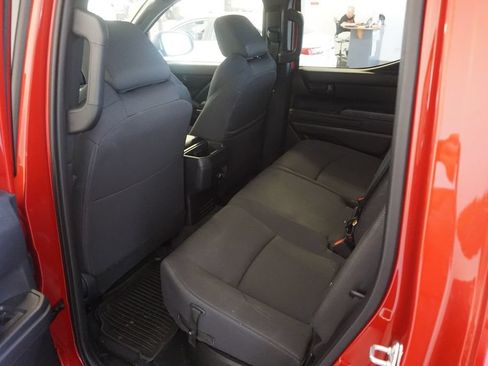 Used 2025 Toyota Tacoma SR5 AWD/4WD image 19