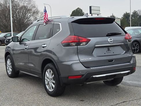 Used 2020 Nissan Rogue SV image 4