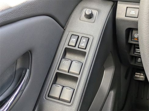 Used 2024 Nissan Frontier SL w/ Technology Package image 26