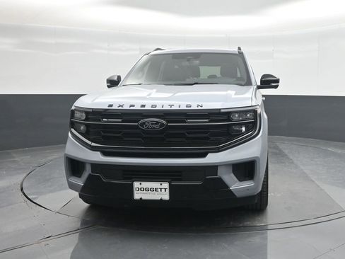 New 2025 Ford Expedition Platinum w/ Stealth Performance Package AWD/4WD image 5