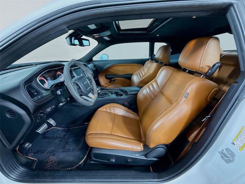 Used 2022 Dodge Challenger SRT Hellcat RWD image 2
