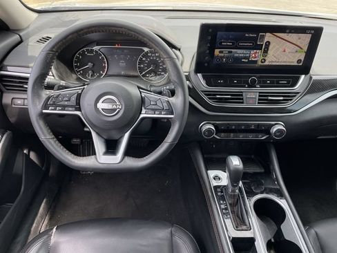 Used 2023 Nissan Altima 2.5 SR w/ SR Premium Package FWD image 11