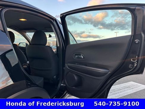 Certified 2018 Honda HR-V LX image 31