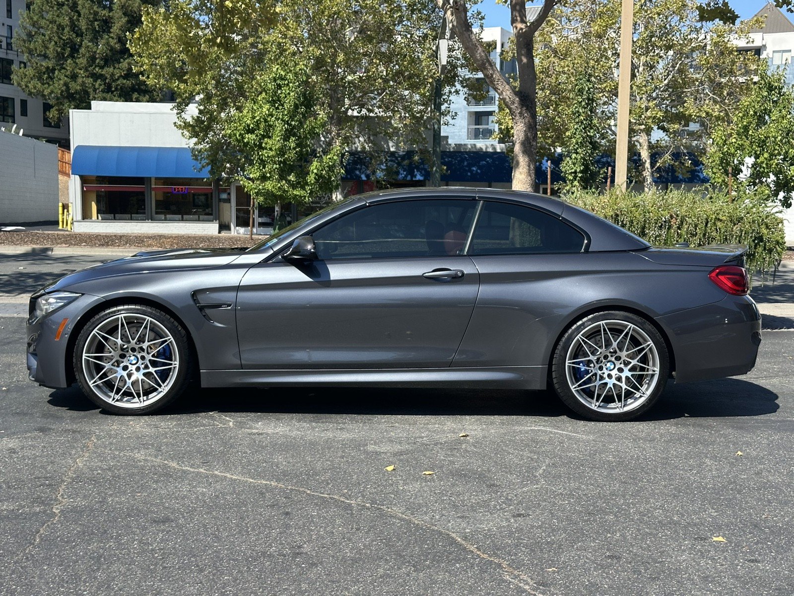 Used 2019 BMW M4 Convertible RWD image 26