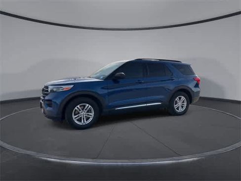 Used 2020 Ford Explorer XLT image 4