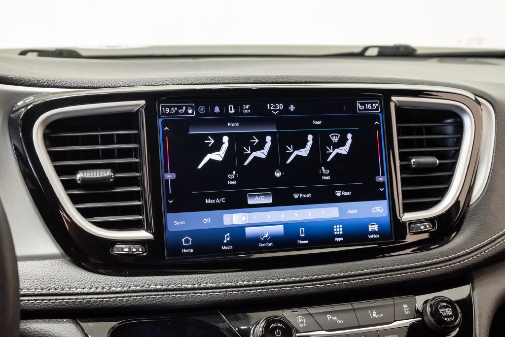 Used 2023 Chrysler Pacifica Touring FWD image 21