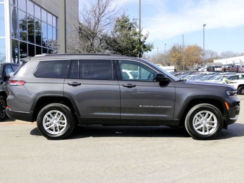 New 2025 Jeep Grand Cherokee L Laredo image 4