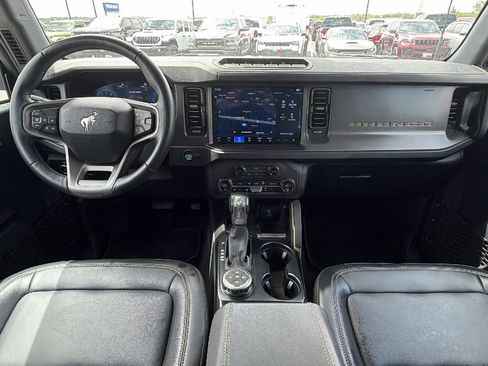 Used 2025 Ford Bronco Badlands AWD/4WD image 16