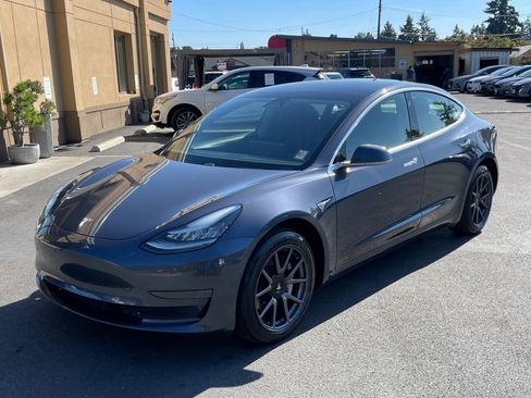 Used 2020 Tesla Model 3 Standard Range Plus image 8