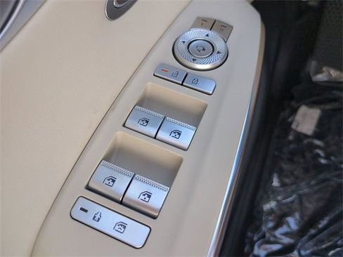 Certified 2026 Genesis GV70 2.5T Select image 23