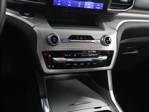 Used 2022 Ford Explorer XLT w/ Equipment Group 202A image 15