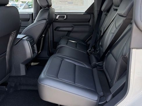 New 2026 Ford Bronco Outer Banks w/ Sasquatch Package AWD/4WD image 25