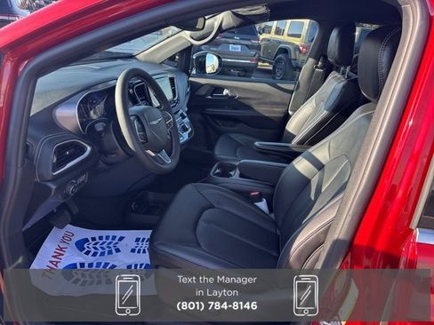 New 2026 Chrysler Pacifica Select image 24