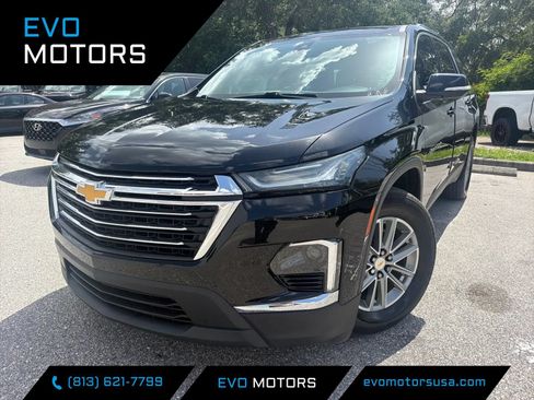 Used 2023 Chevrolet Traverse LT FWD image 1